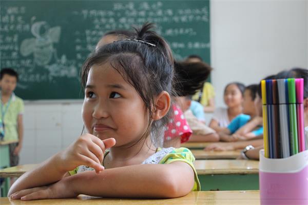 7月12日孩子们强大的求知欲深深的鼓舞着我们.JPG