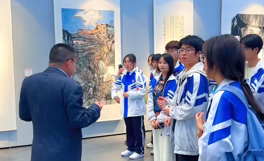 探访大千故里，感悟翰墨丹青 ——资阳市外国语实验学校师生来我院研学-内江师范学院张大千美术学院